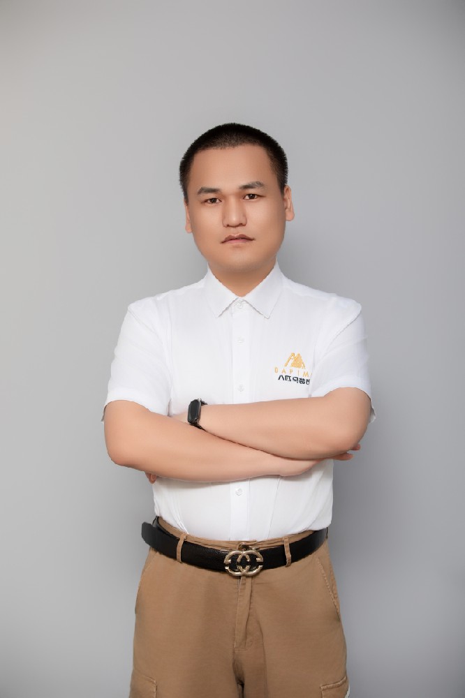 深圳八匹马装饰-设计师   刘保平