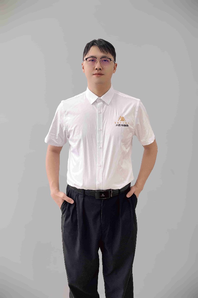 深圳八匹马装饰-设计师  吴雄